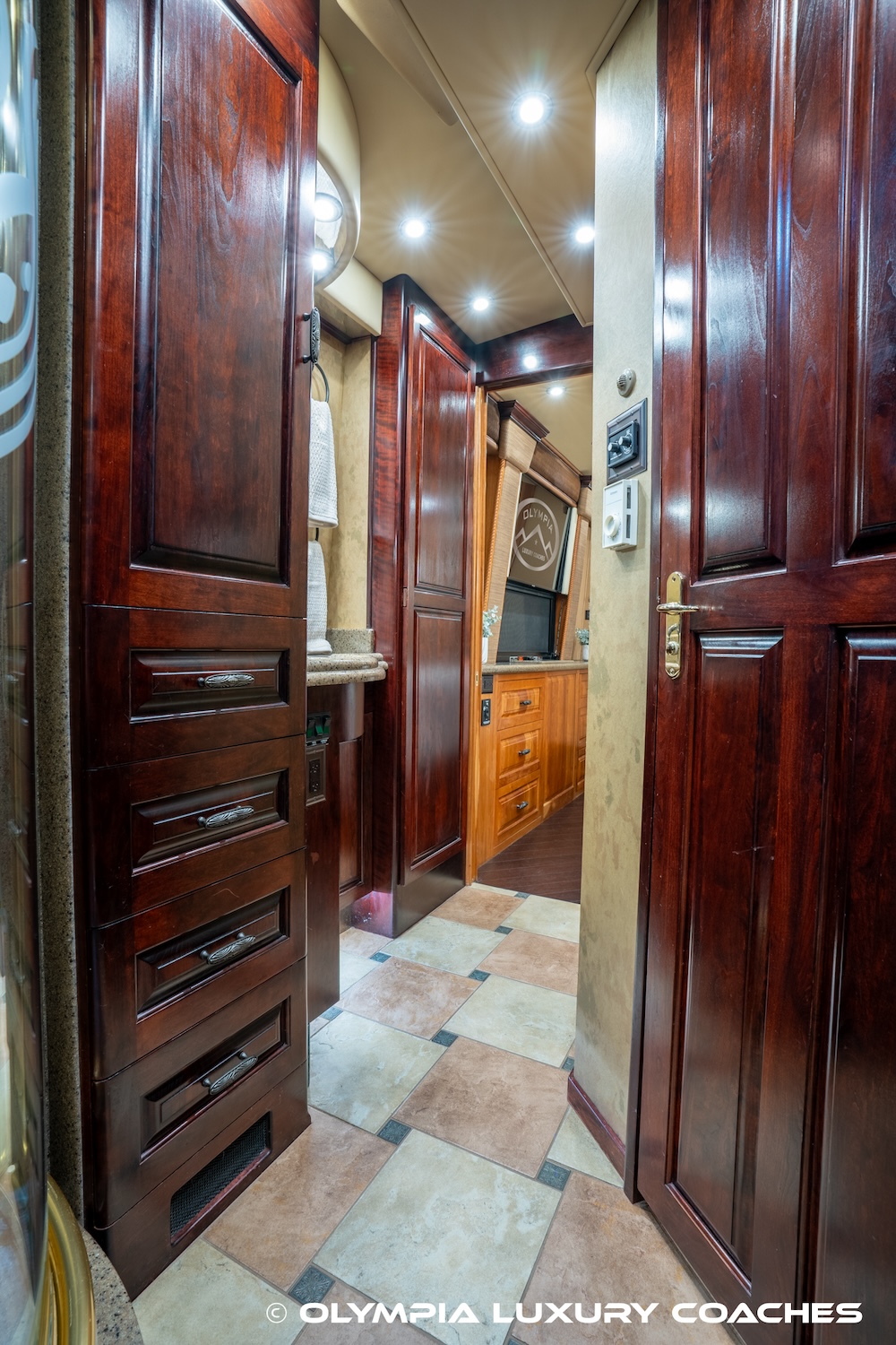 2005 Prevost Royale XLII For Sale