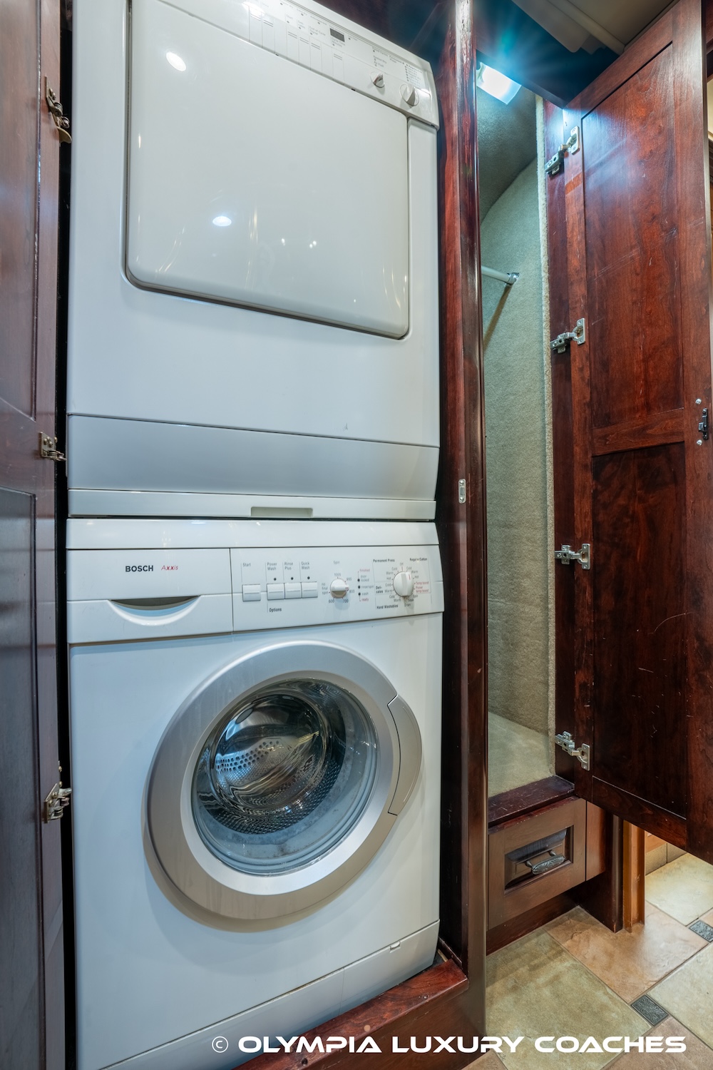 2005 Prevost Royale XLII For Sale