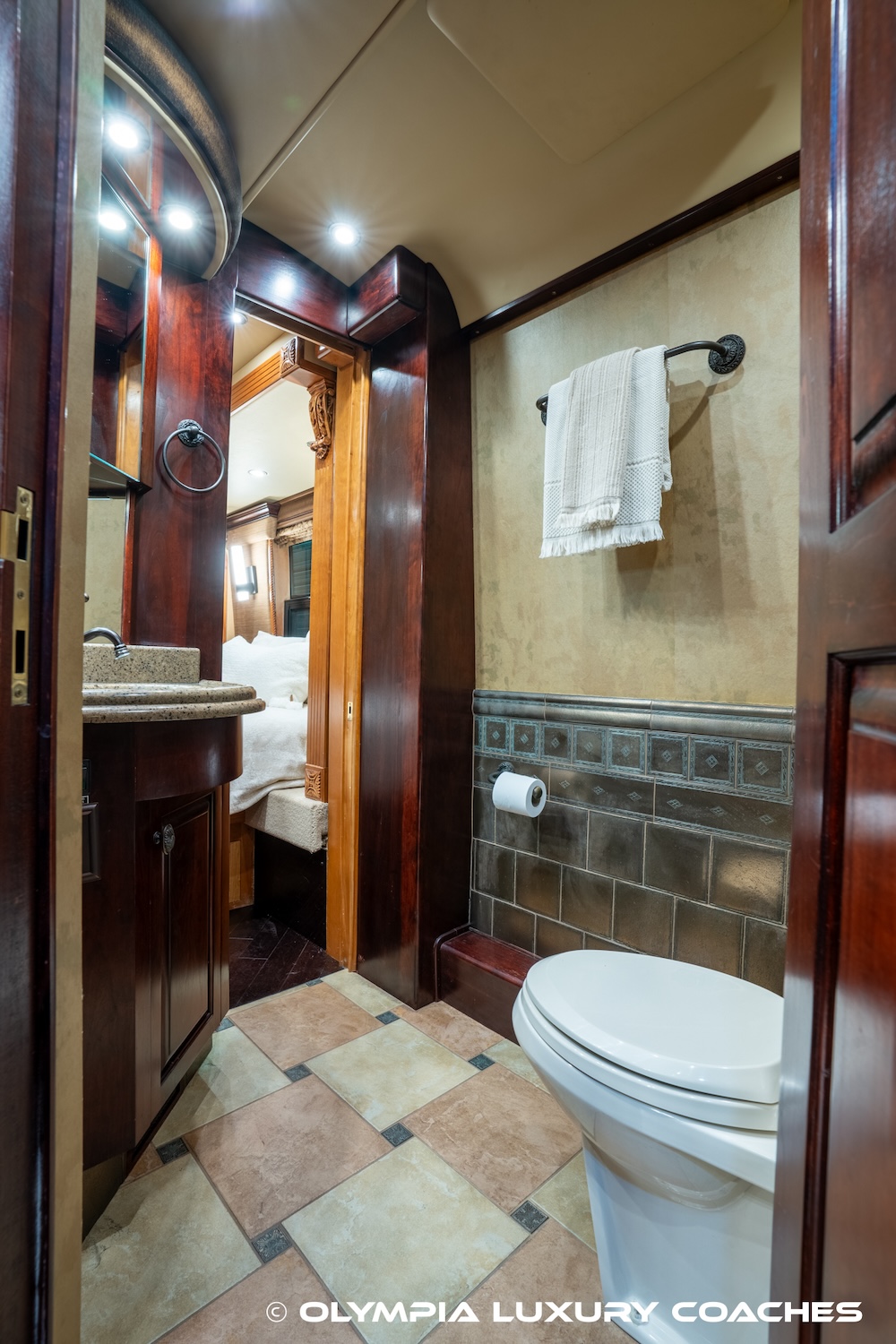 2005 Prevost Royale XLII For Sale