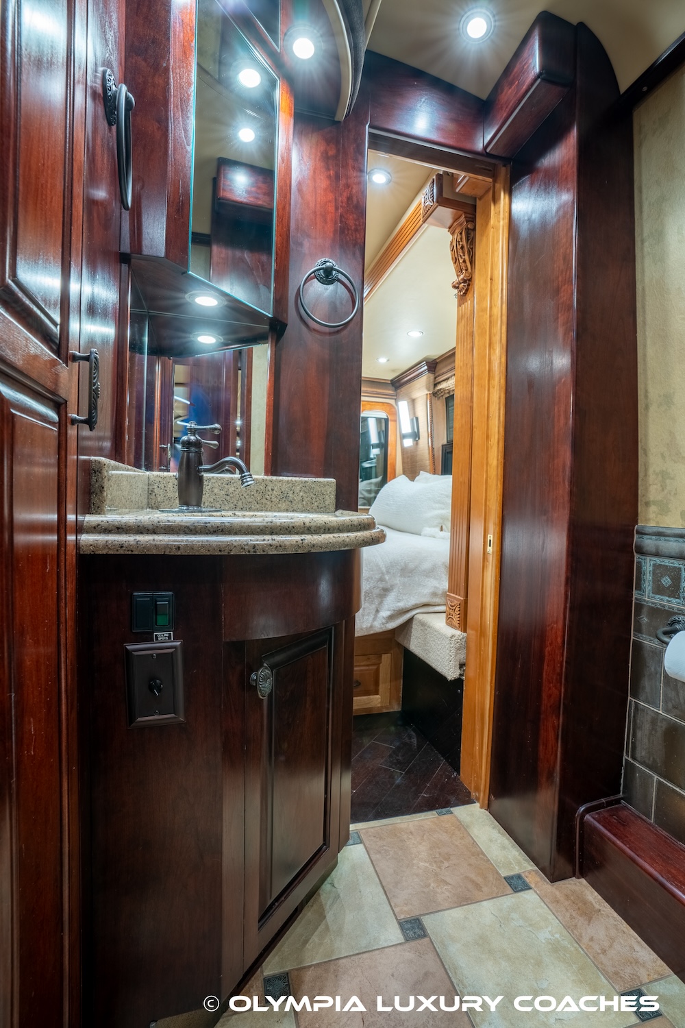 2005 Prevost Royale XLII For Sale