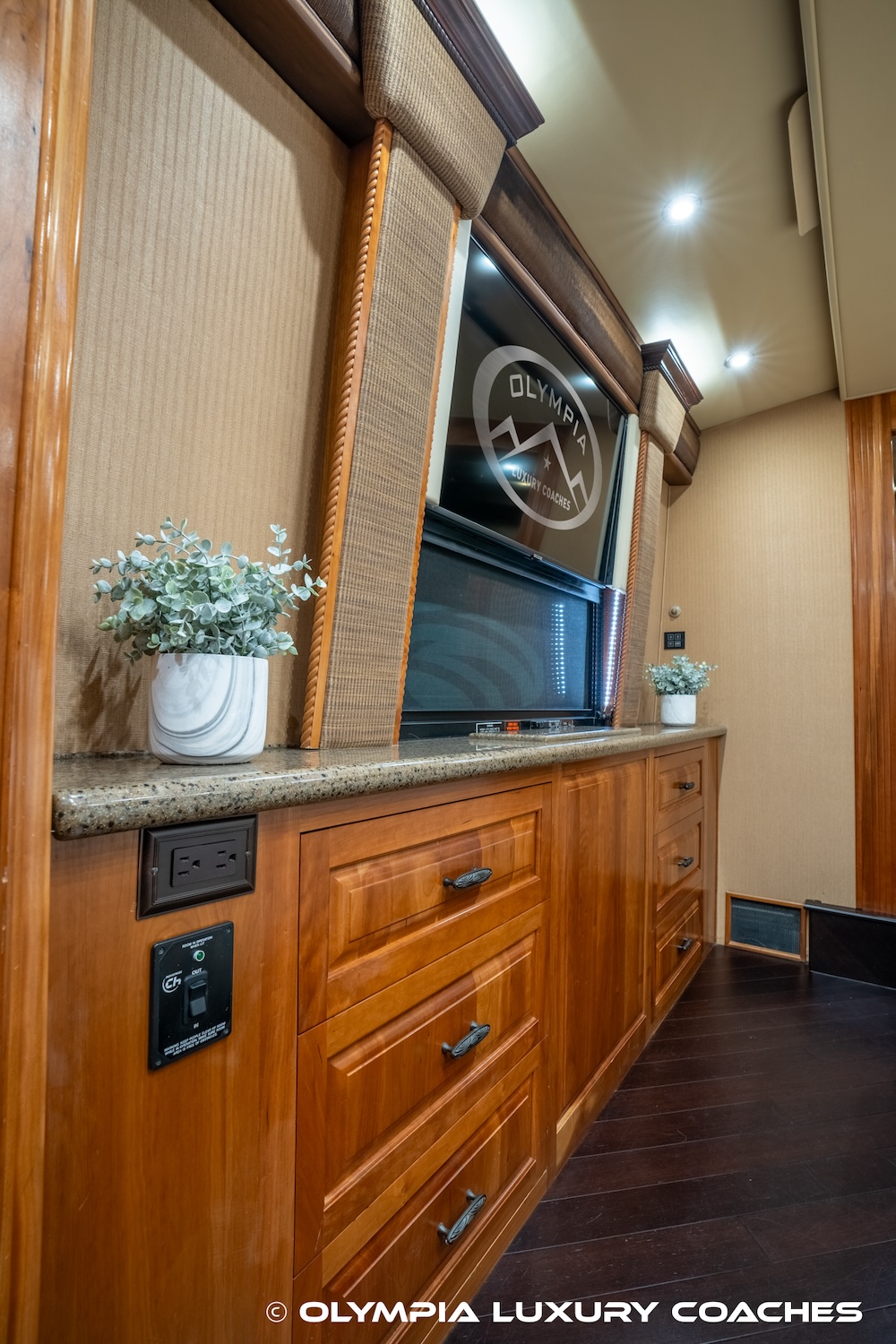 2005 Prevost Royale XLII For Sale