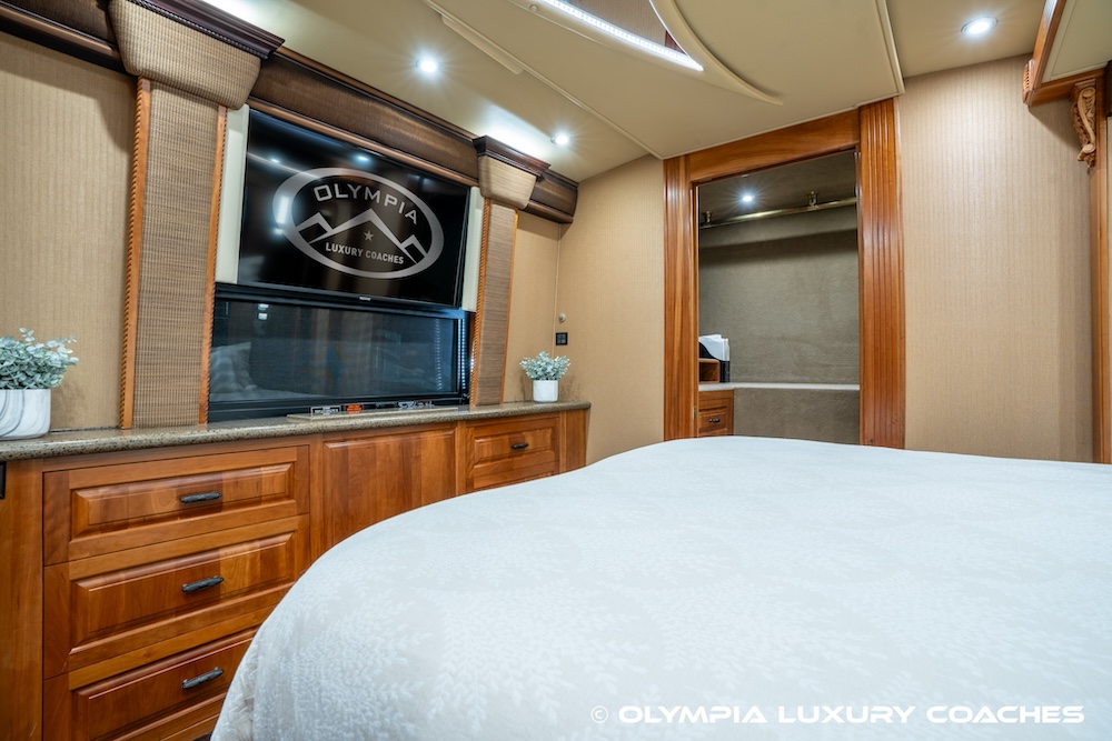 2005 Prevost Royale XLII For Sale