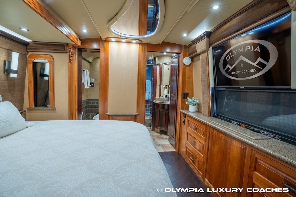 2005 Prevost Royale XLII For Sale