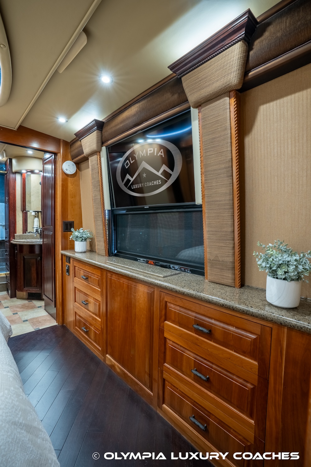 2005 Prevost Royale XLII For Sale