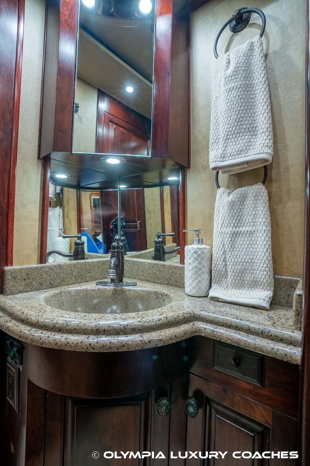 2005 Prevost Royale XLII For Sale
