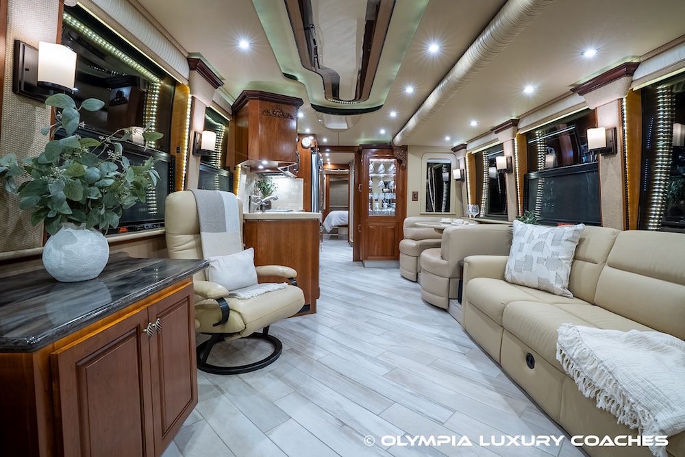 2005 Prevost Royale XLII For Sale