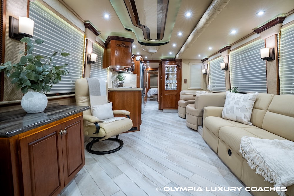2005 Prevost Royale XLII For Sale