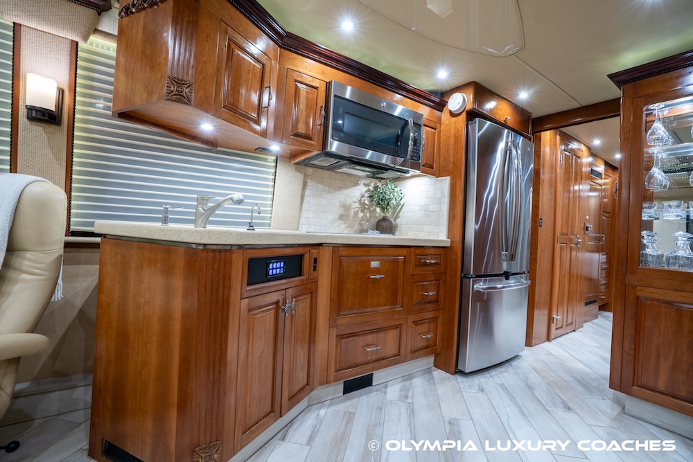 2005 Prevost Royale XLII For Sale