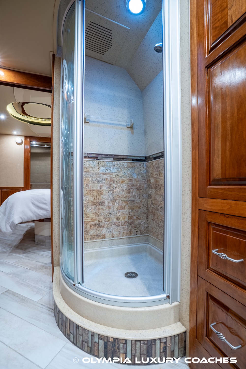 2005 Prevost Royale XLII For Sale