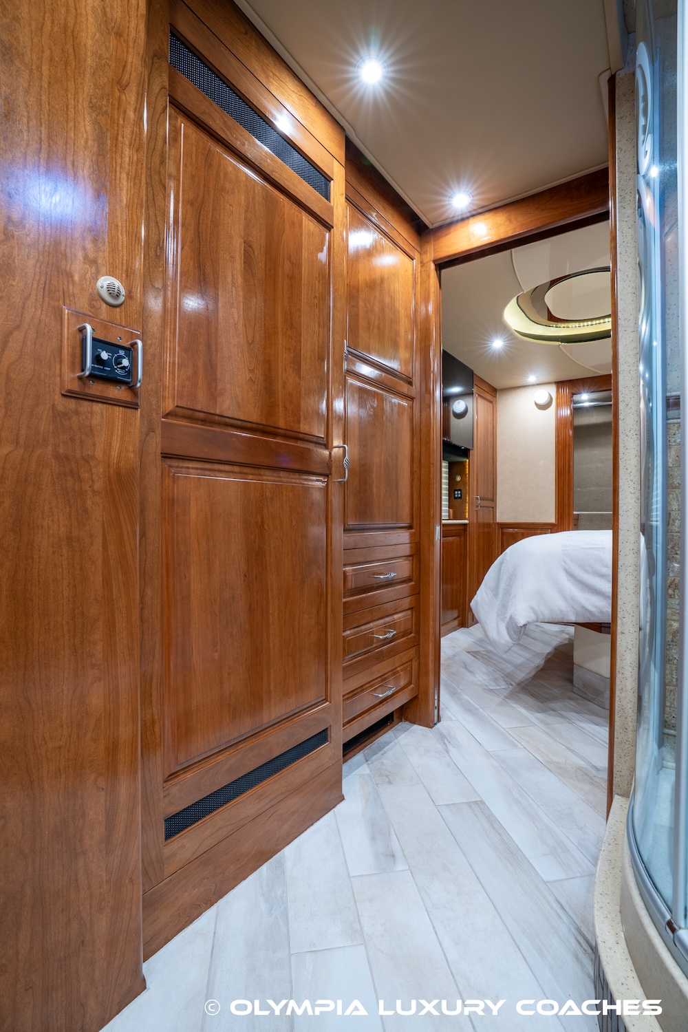 2005 Prevost Royale XLII For Sale