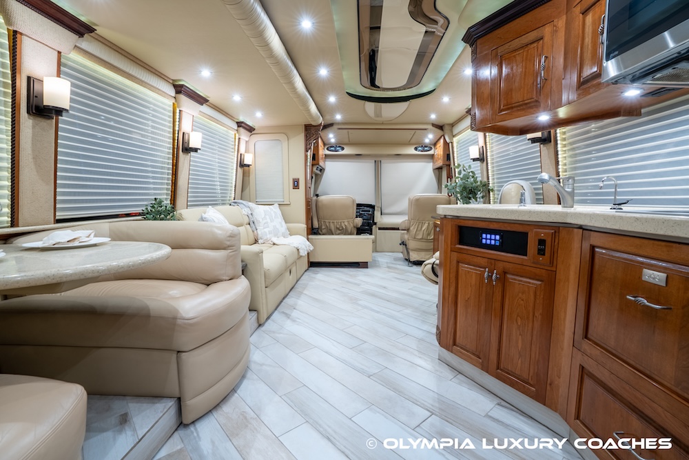 2005 Prevost Royale XLII For Sale