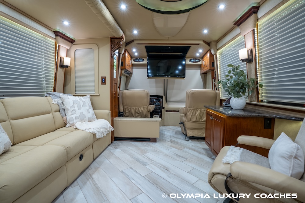 2005 Prevost Royale XLII For Sale