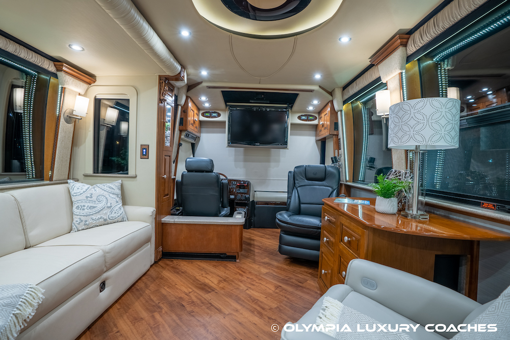 2005 Prevost Royale XLII For Sale