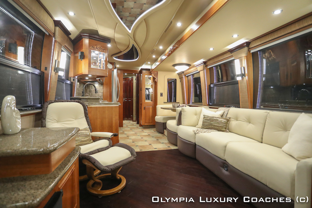 2005 Prevost Royale XLII  For Sale