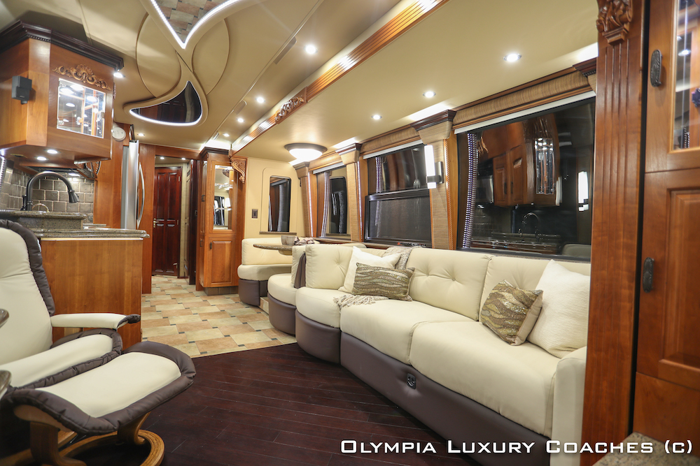 2005 Prevost Royale XLII  For Sale