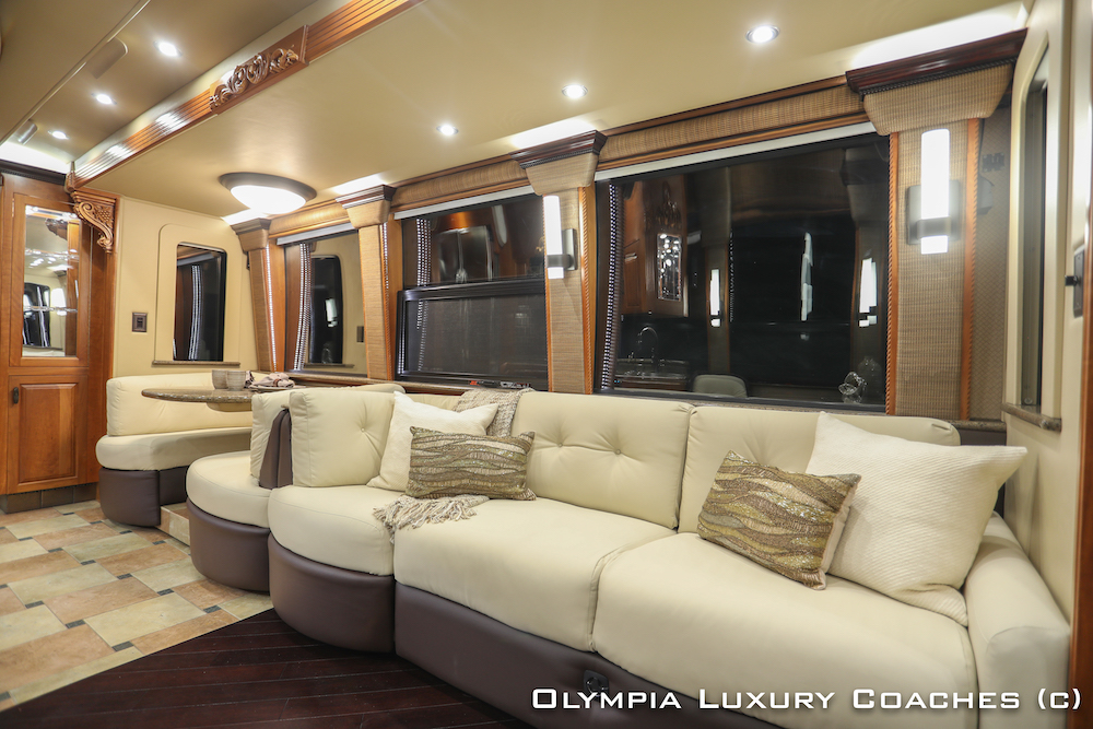 2005 Prevost Royale XLII  For Sale