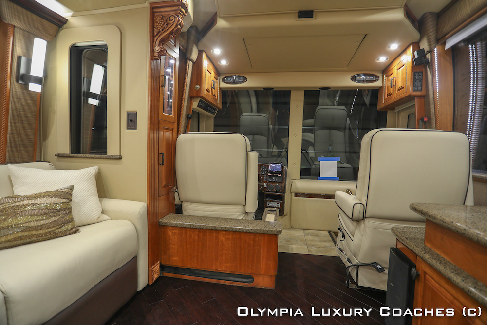 2005 Prevost Royale XLII  For Sale