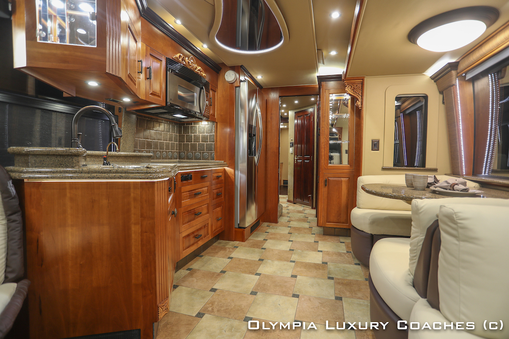 2005 Prevost Royale XLII  For Sale