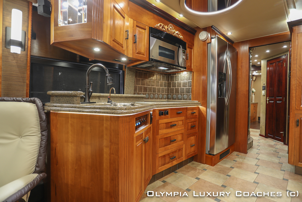 2005 Prevost Royale XLII  For Sale