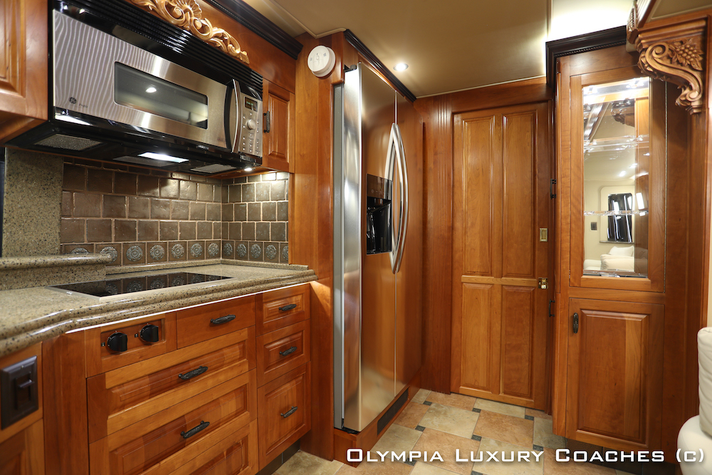 2005 Prevost Royale XLII  For Sale