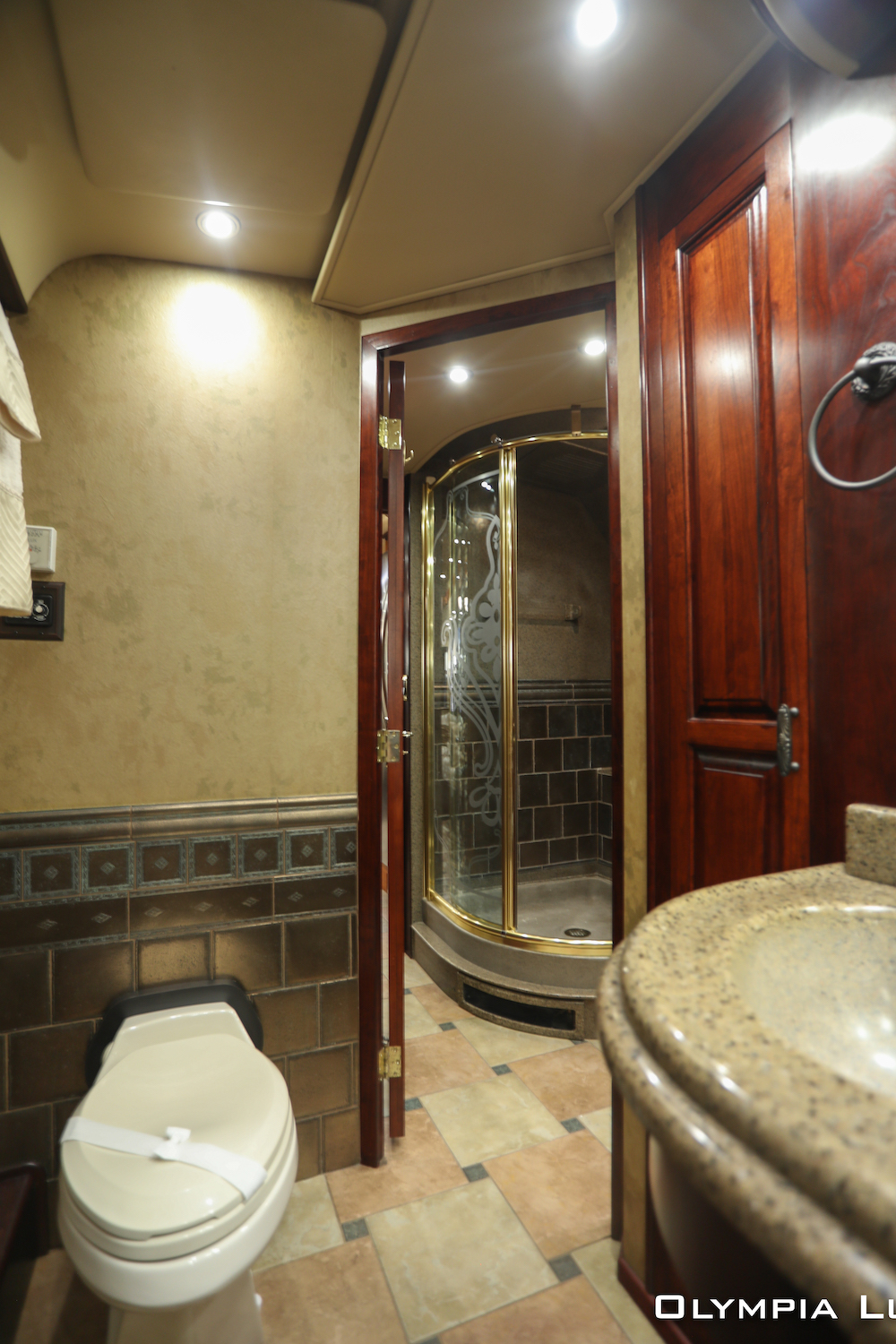 2005 Prevost Royale XLII  For Sale