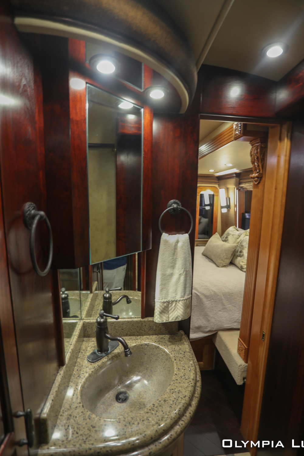 2005 Prevost Royale XLII  For Sale