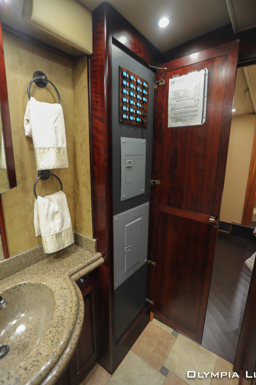 2005 Prevost Royale XLII  For Sale