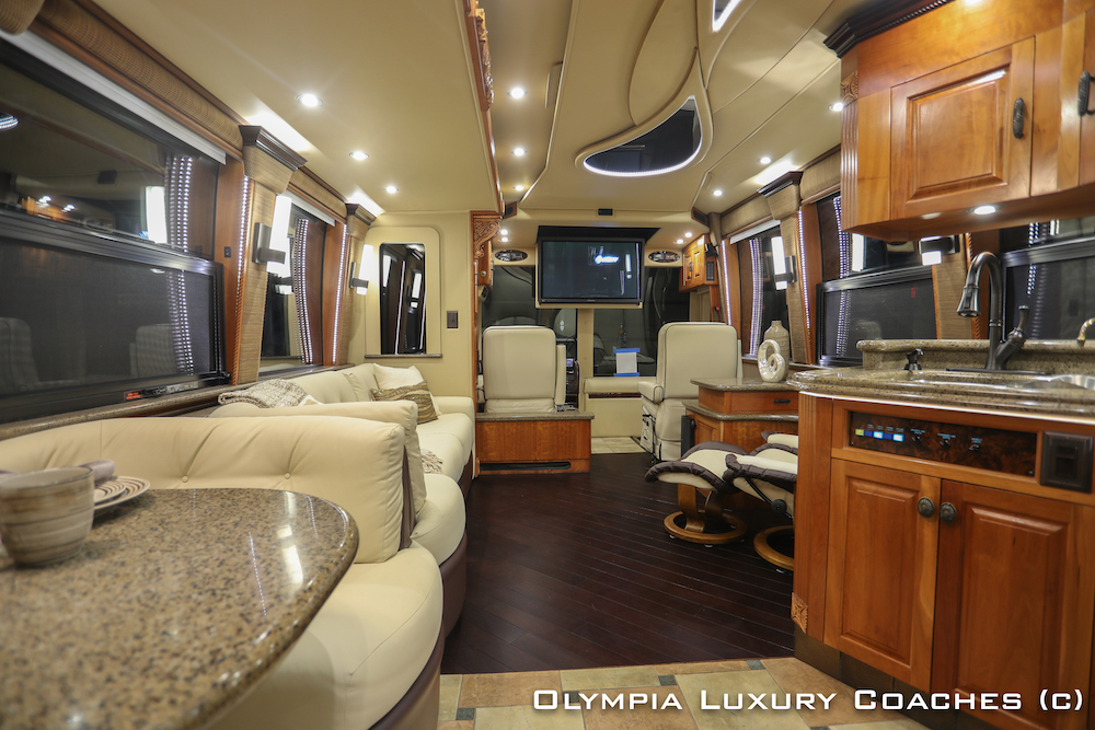 2005 Prevost Royale XLII  For Sale