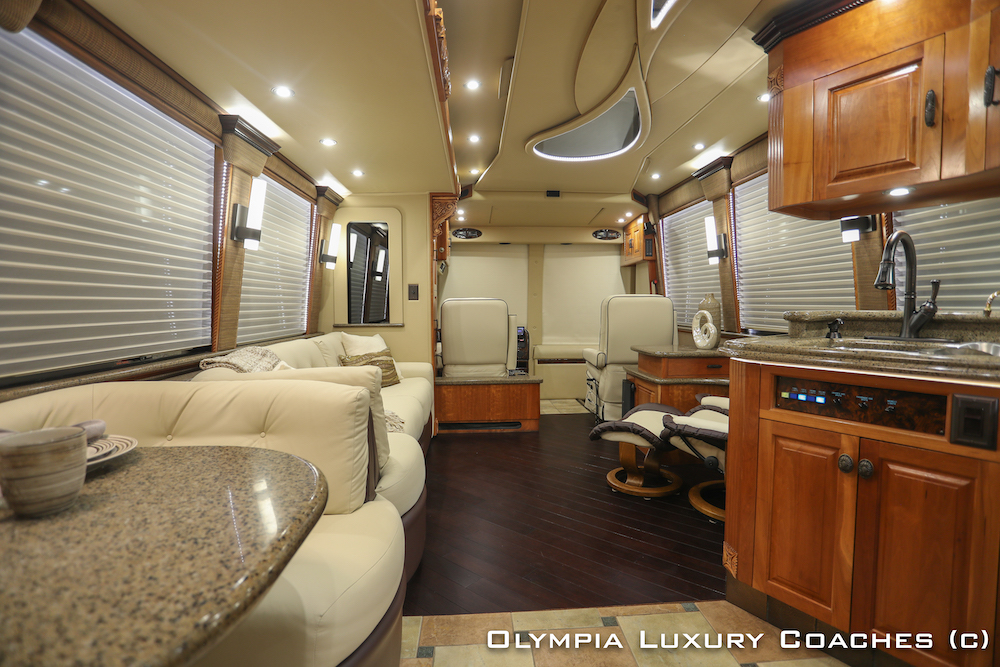 2005 Prevost Royale XLII  For Sale