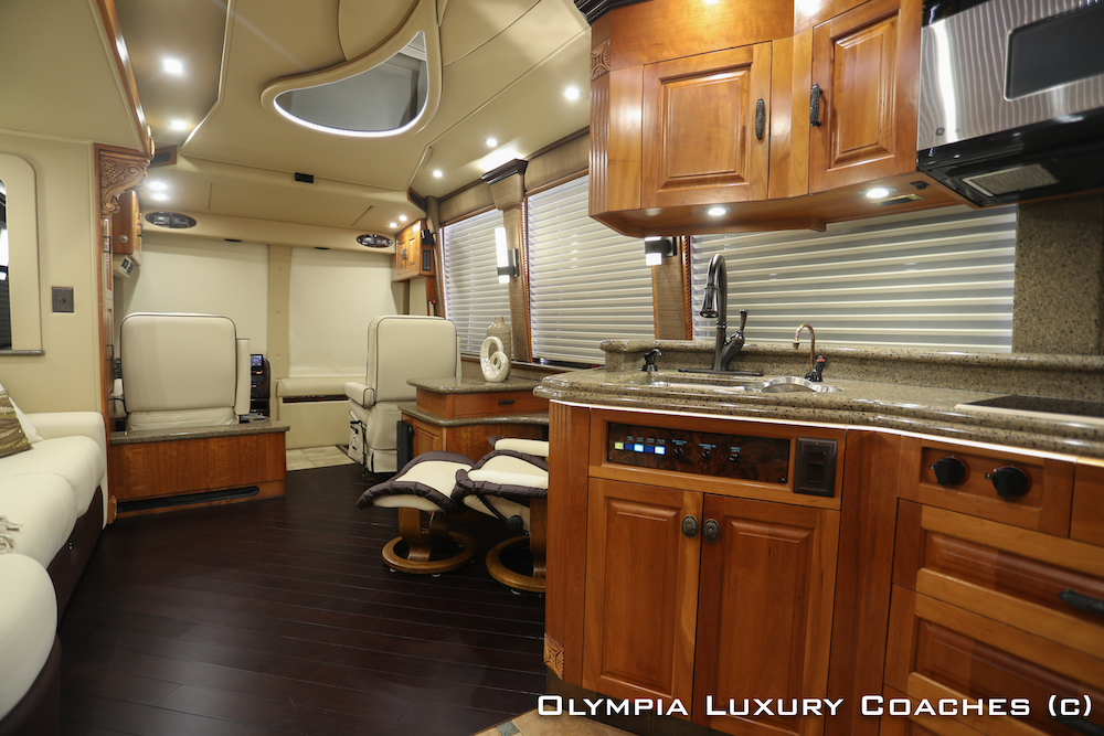 2005 Prevost Royale XLII  For Sale