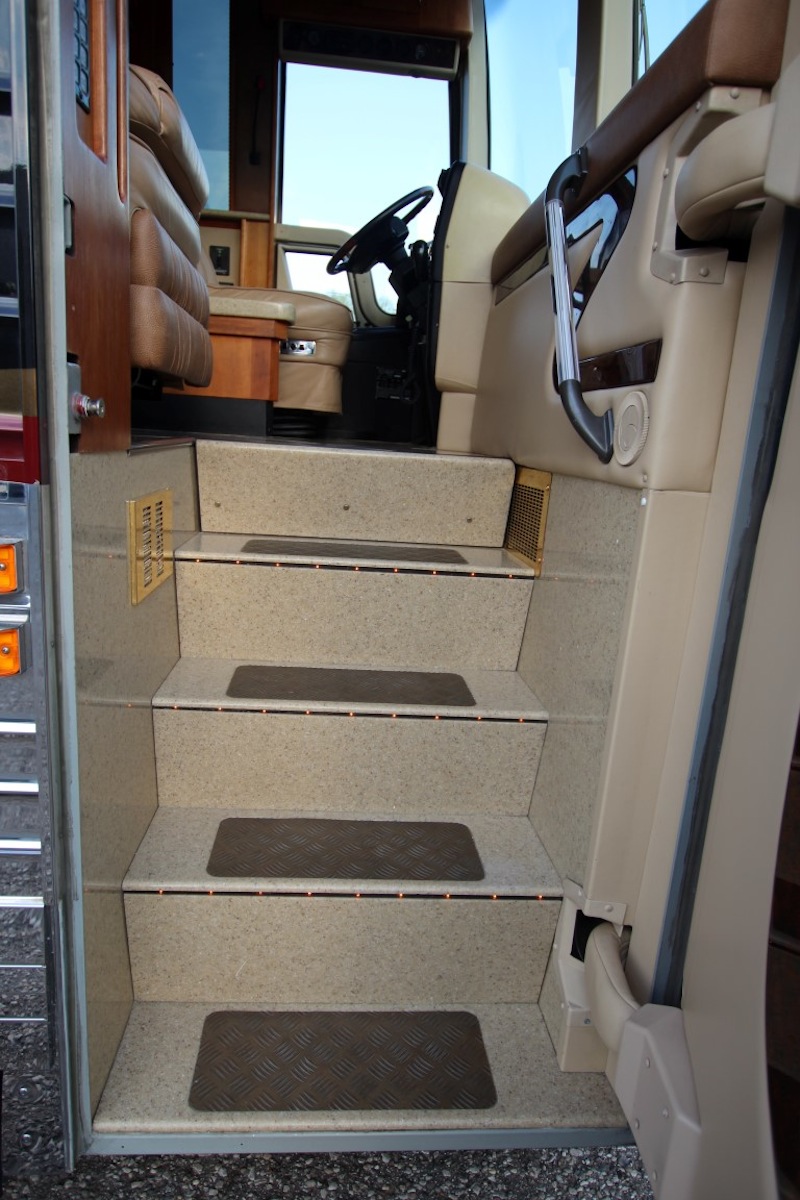 2005 Prevost Royale XLII For Sale