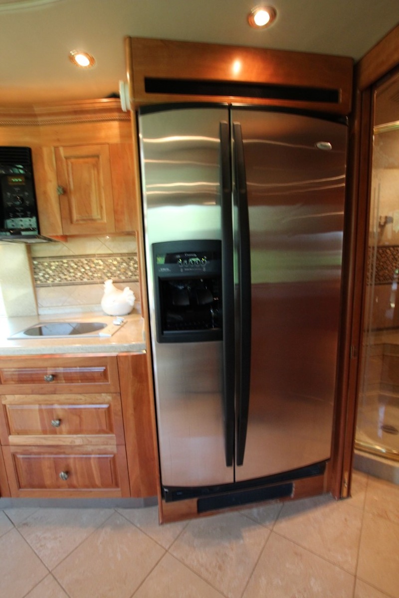 2005 Prevost Royale XLII For Sale