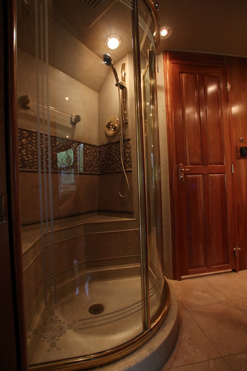 2005 Prevost Royale XLII For Sale