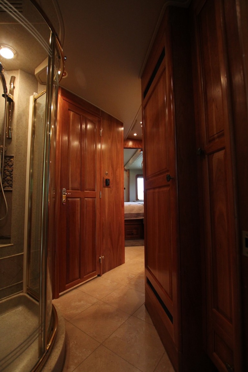 2005 Prevost Royale XLII For Sale