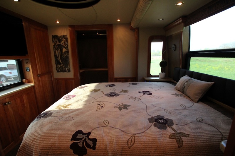 2005 Prevost Royale XLII For Sale