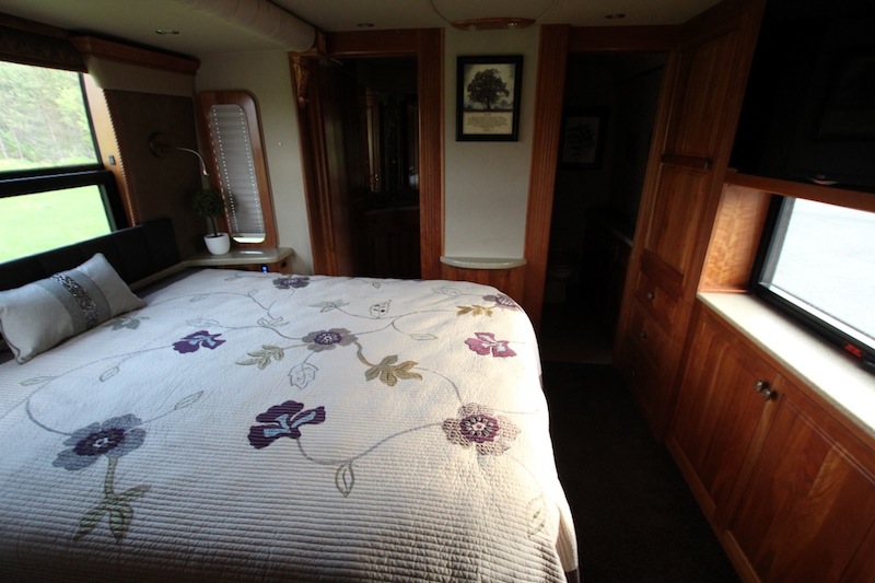 2005 Prevost Royale XLII For Sale