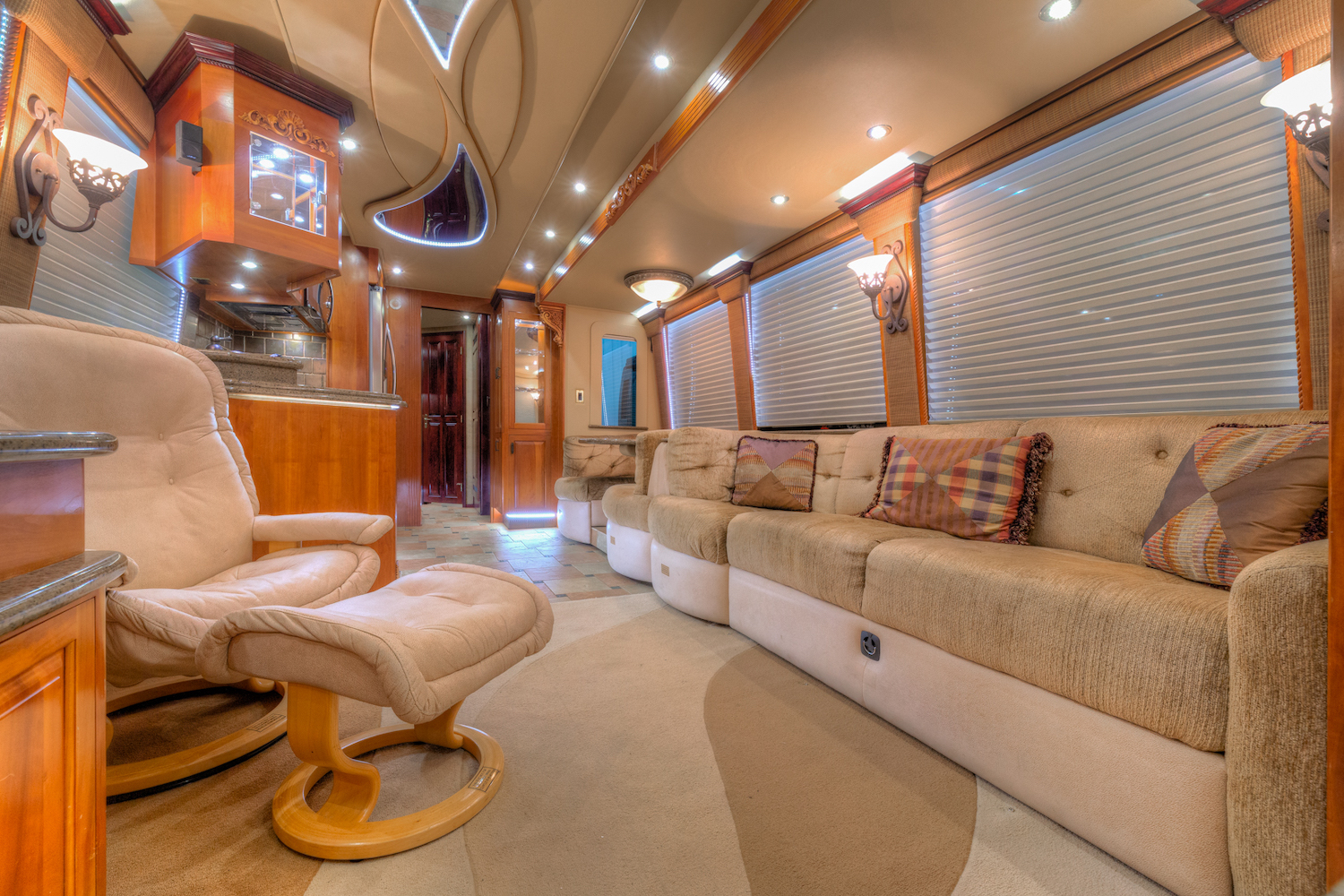 2005 Prevost Royale XLII For Sale