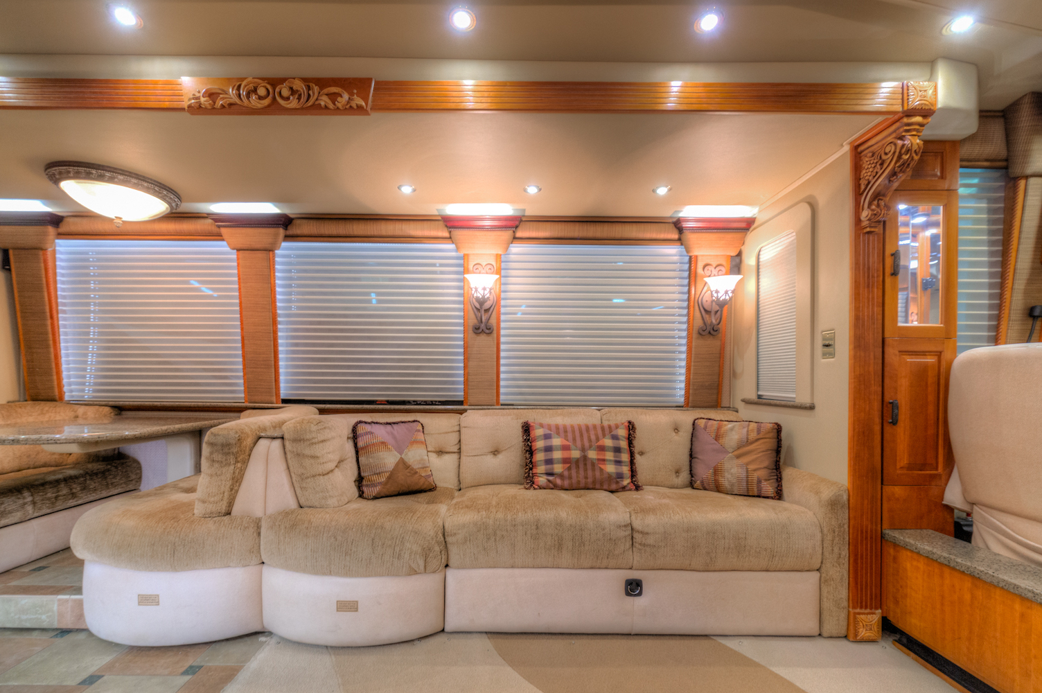 2005 Prevost Royale XLII For Sale