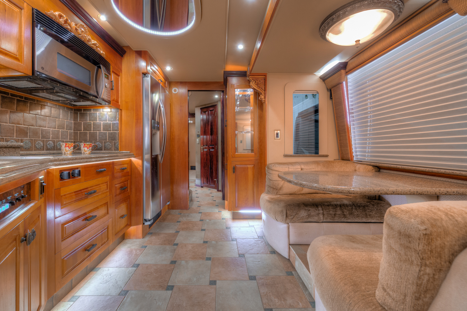 2005 Prevost Royale XLII For Sale