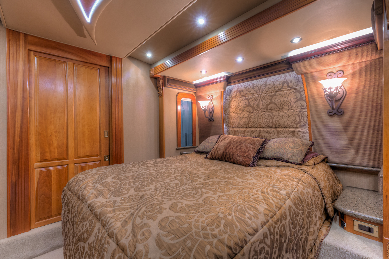 2005 Prevost Royale XLII For Sale