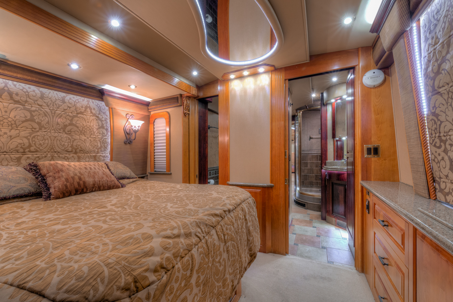 2005 Prevost Royale XLII For Sale