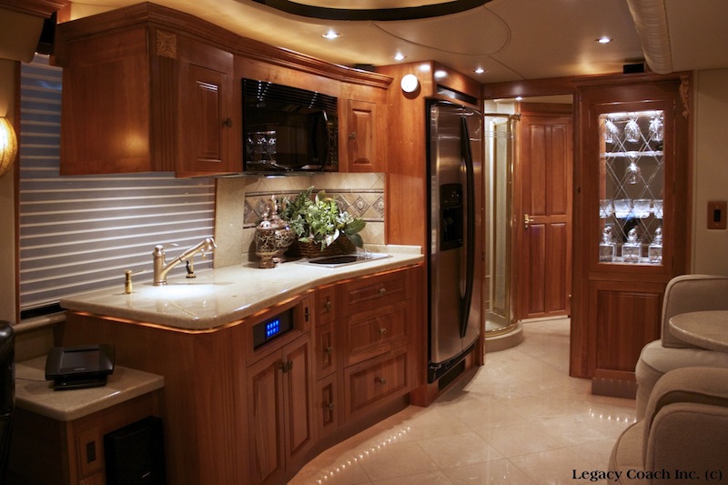 2005 Prevost Rpyale XLII For Sale