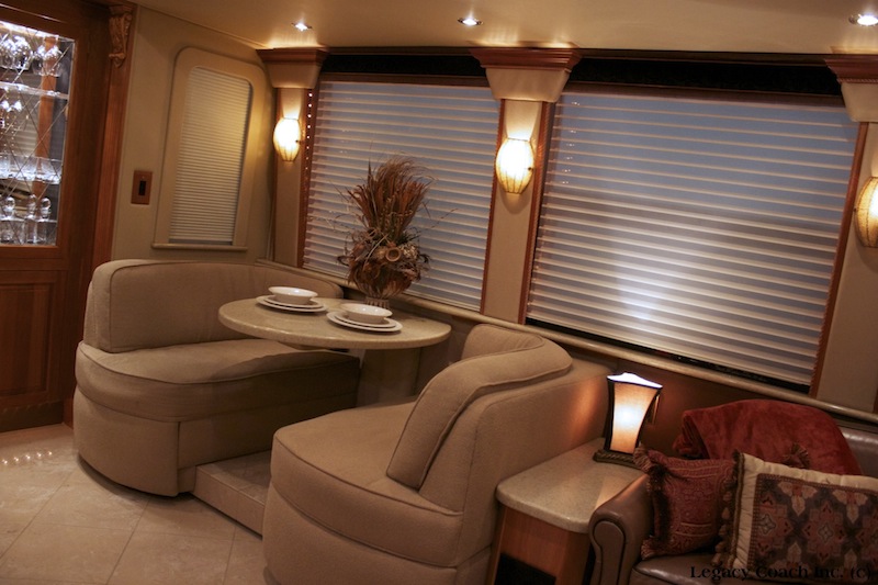 2005 Prevost Rpyale XLII For Sale