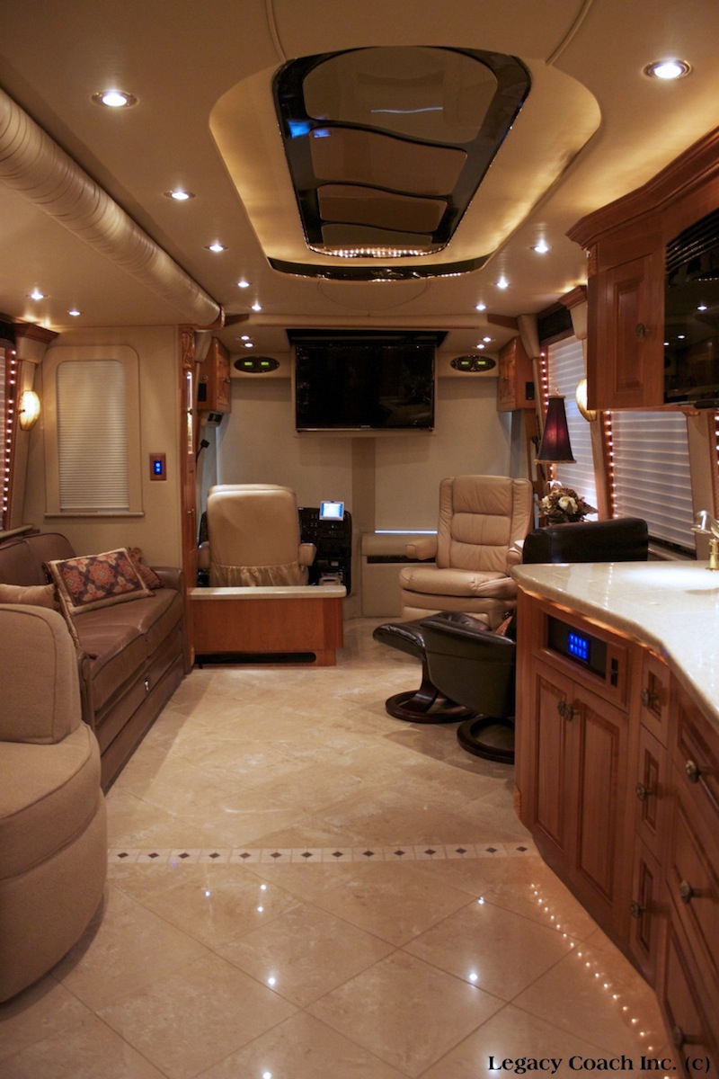 2005 Prevost Rpyale XLII For Sale