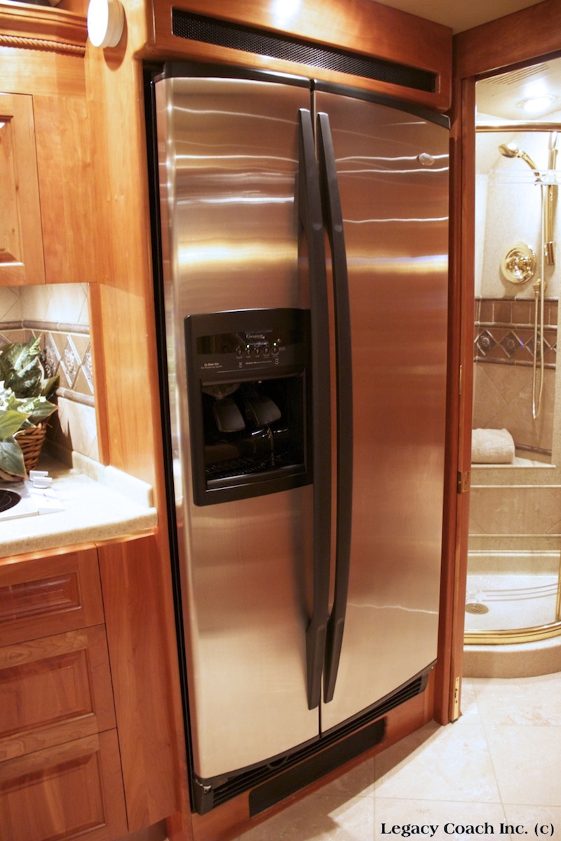 2005 Prevost Rpyale XLII For Sale