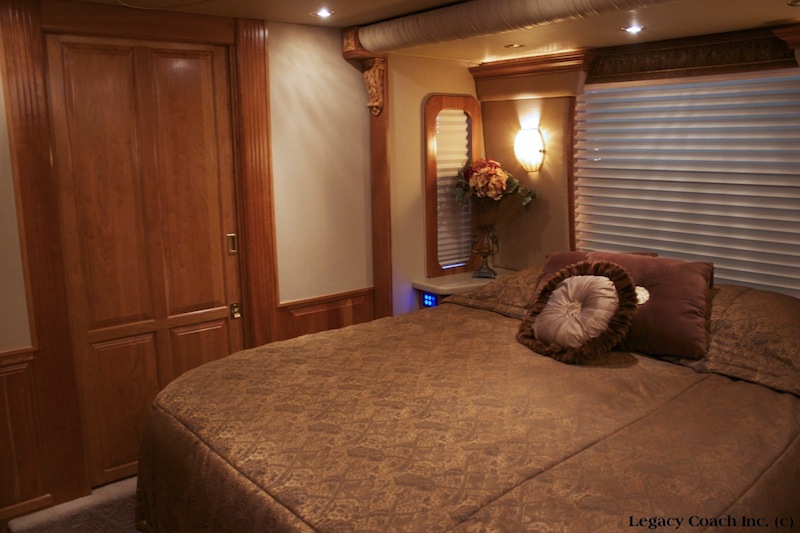 2005 Prevost Rpyale XLII For Sale