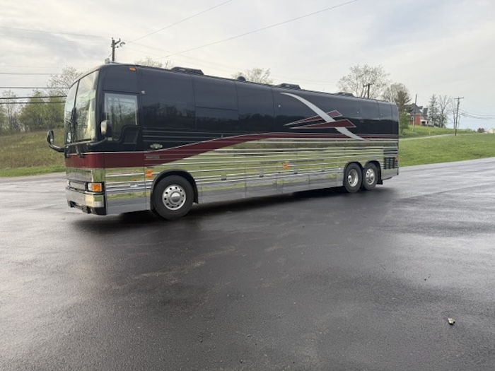 2005 Prevost XLII 40 For Sale