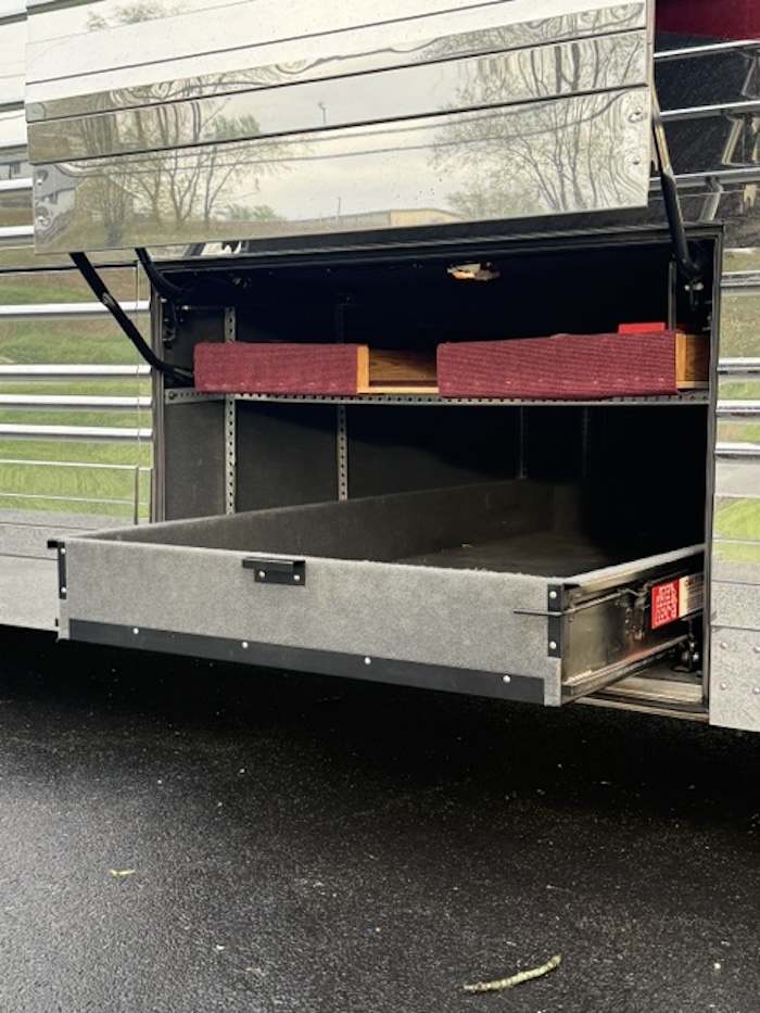 2005 Prevost XLII 40 For Sale