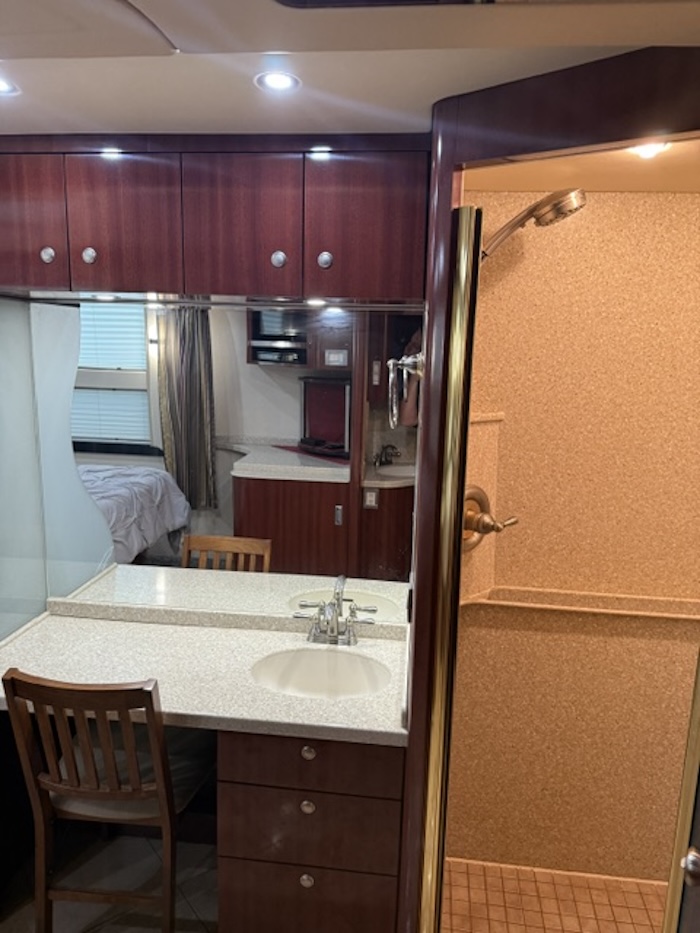 2005 Prevost XLII 40 For Sale