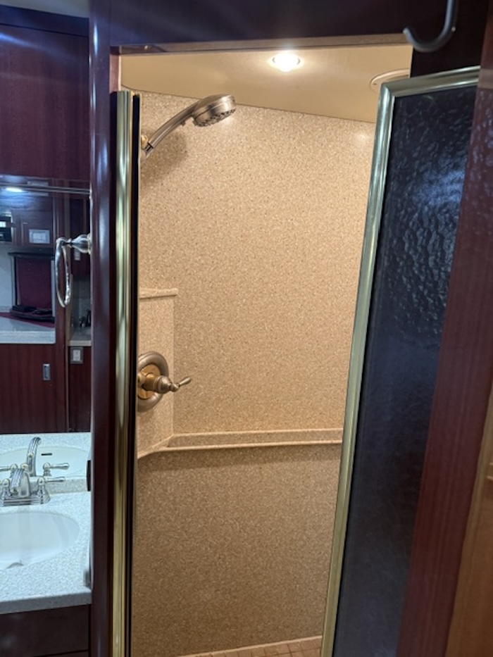 2005 Prevost XLII 40 For Sale